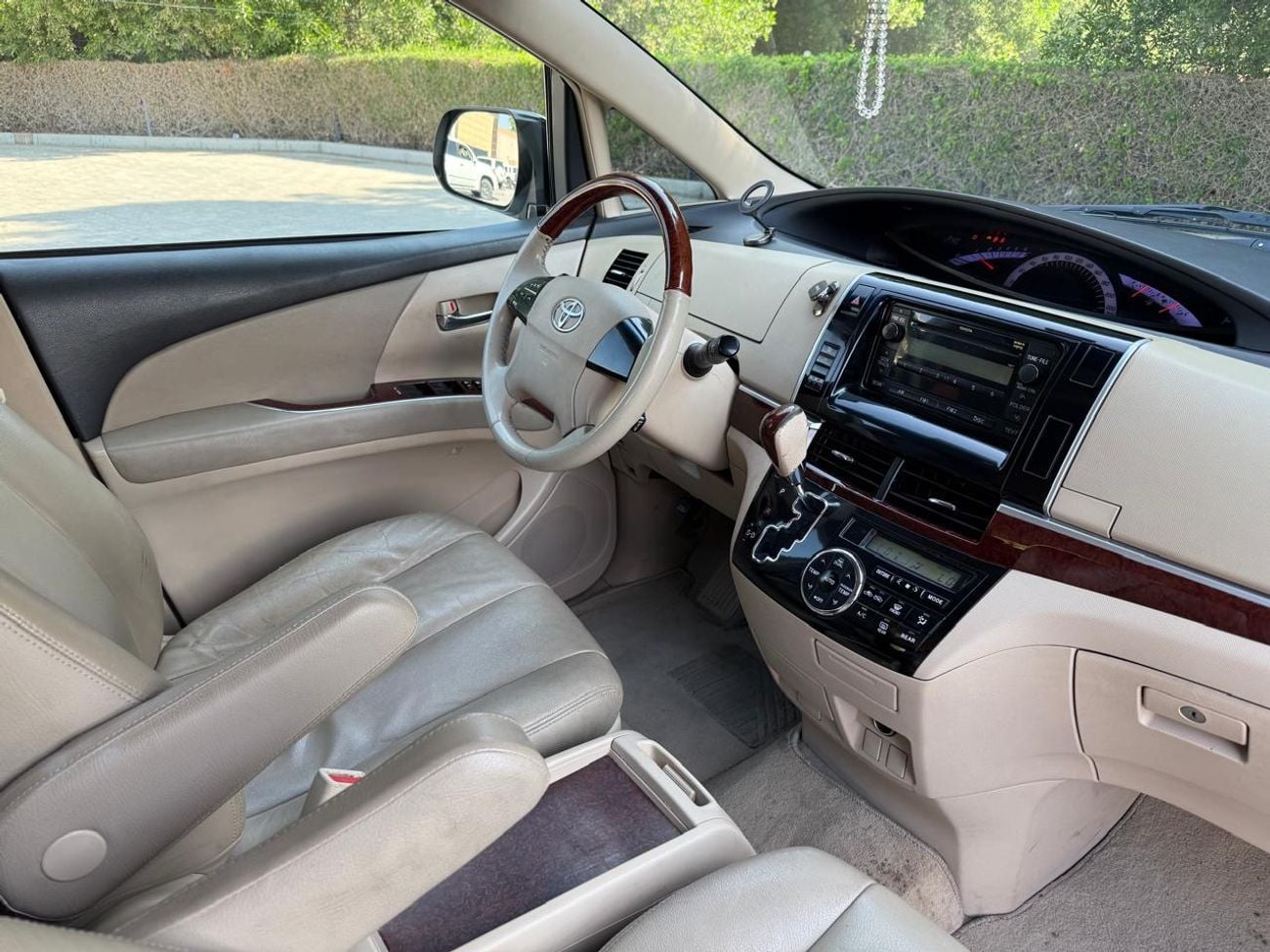 Toyota Previa SE