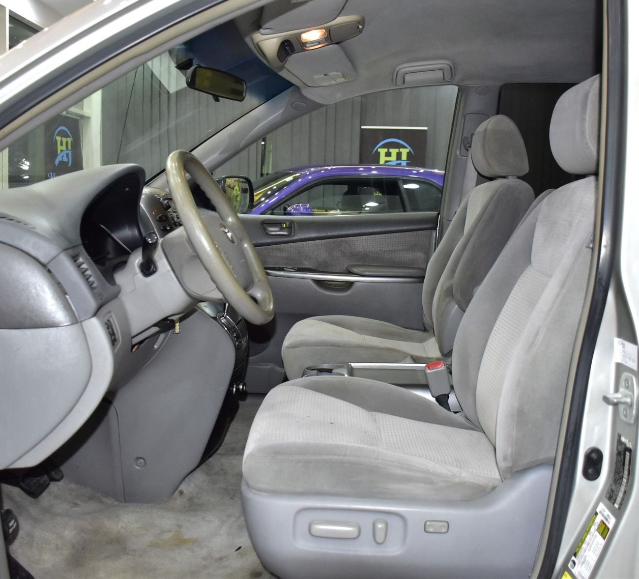 Toyota Sienna LE EXCELLENT DEAL for our Toyota Sienna LE ( 2008 Model ) in Silver Color American Specs
