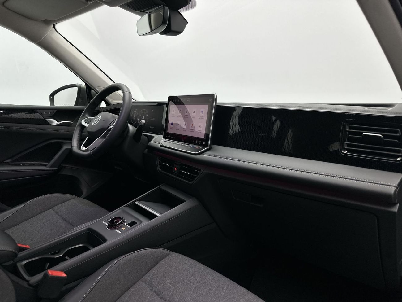 Volkswagen Tiguan LIFE Tiguan Life with Rear View Camera 1.4L | Apple CarPlay & Android Auto | Everyday Comfort | Park Assi