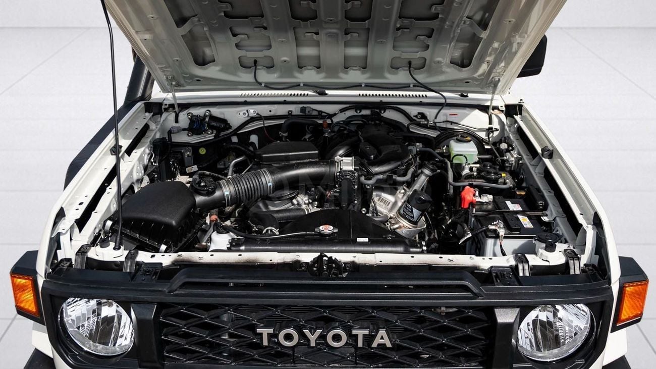 Toyota Land Cruiser Pick Up LC 78 HARDTOP 4.0L MT