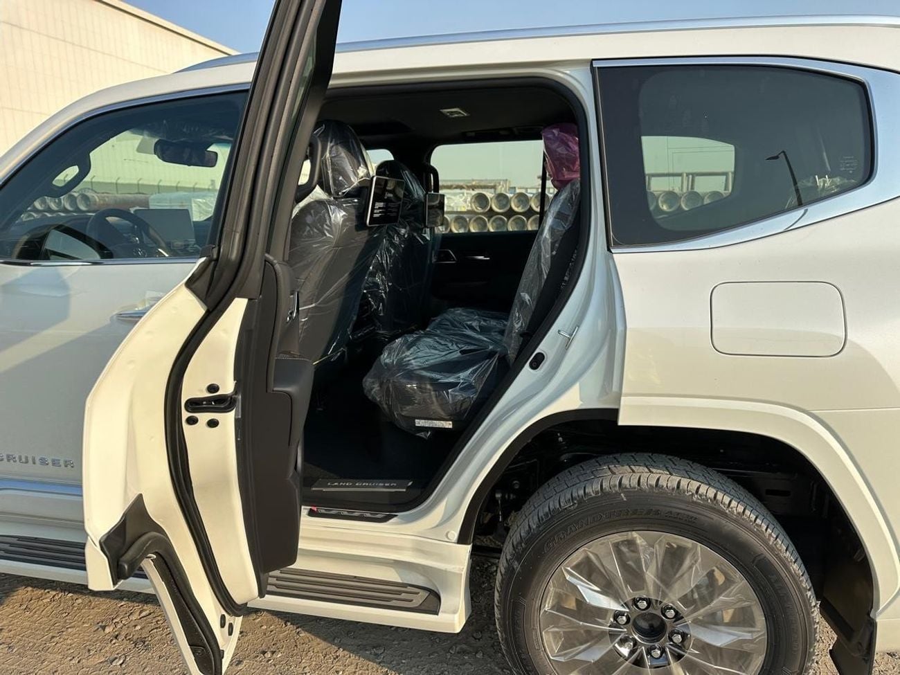 Toyota Land Cruiser VX 3.5 PETROL 26/26