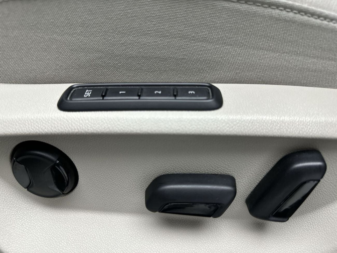 Volkswagen Teramont COMFORTLINE with Sunroof - Leather Seats 2L | VW Certified | Well Maintained