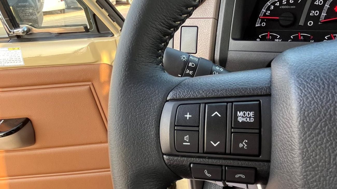 Toyota Land Cruiser 70 LC71 LX
