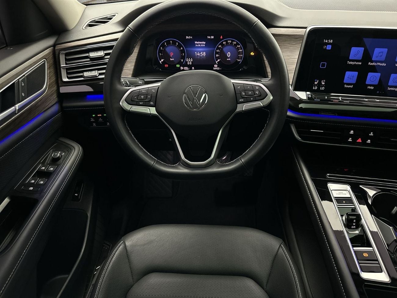 فولكس واجن تيرامونت COMFORTLINE 2.0L | 7-Seater | Panoramic Sunroof | Digital Cockpit | 4MOTION