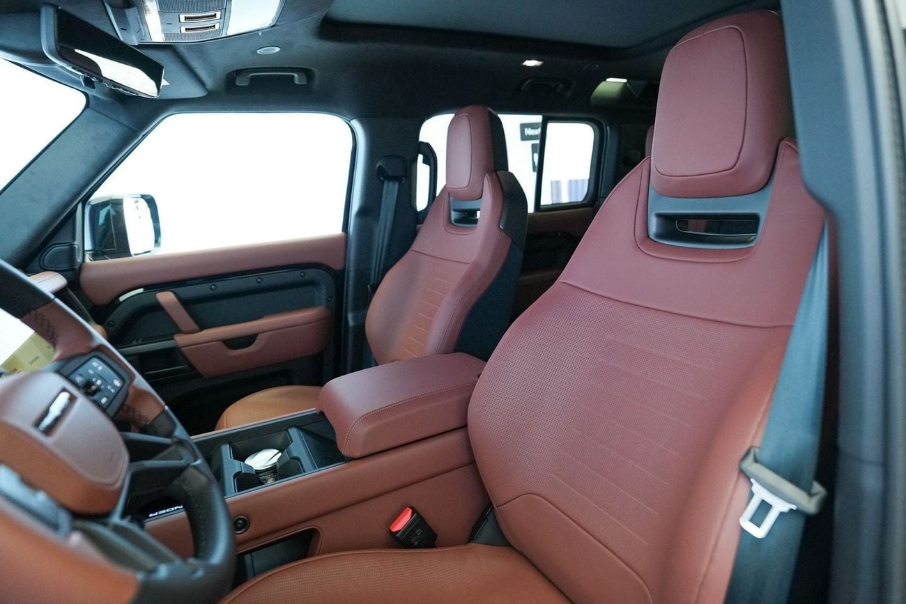 Land Rover Defender 110 OCTA P635 Black Edition