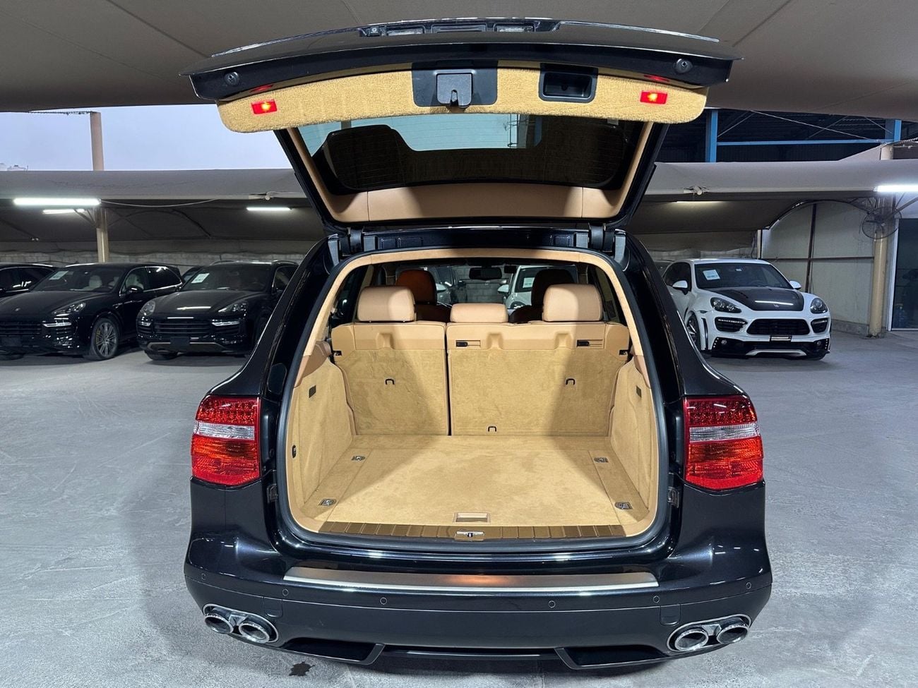 Porsche Cayenne GTS | SUNROOF | TWO KEYS | HALF ALCANTARA LEATHER BEIGE SEATS