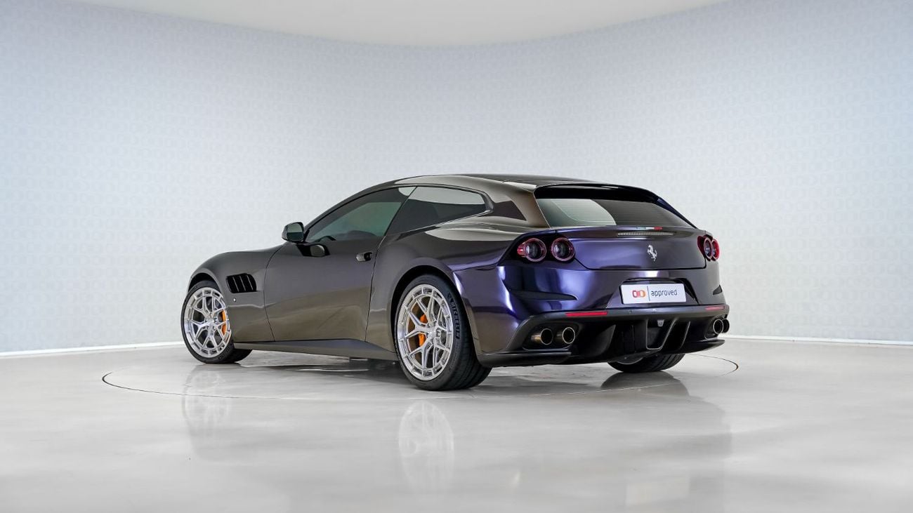 فيراري جي تي سي 4 لوسو Lusso