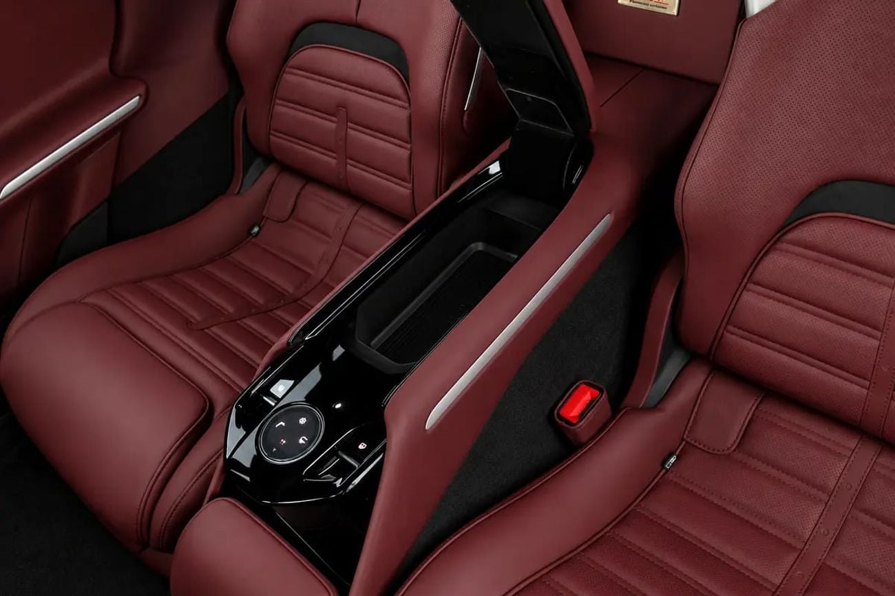 فيراري بوروسانجوي ستاندارد Full Carbon – European Specs