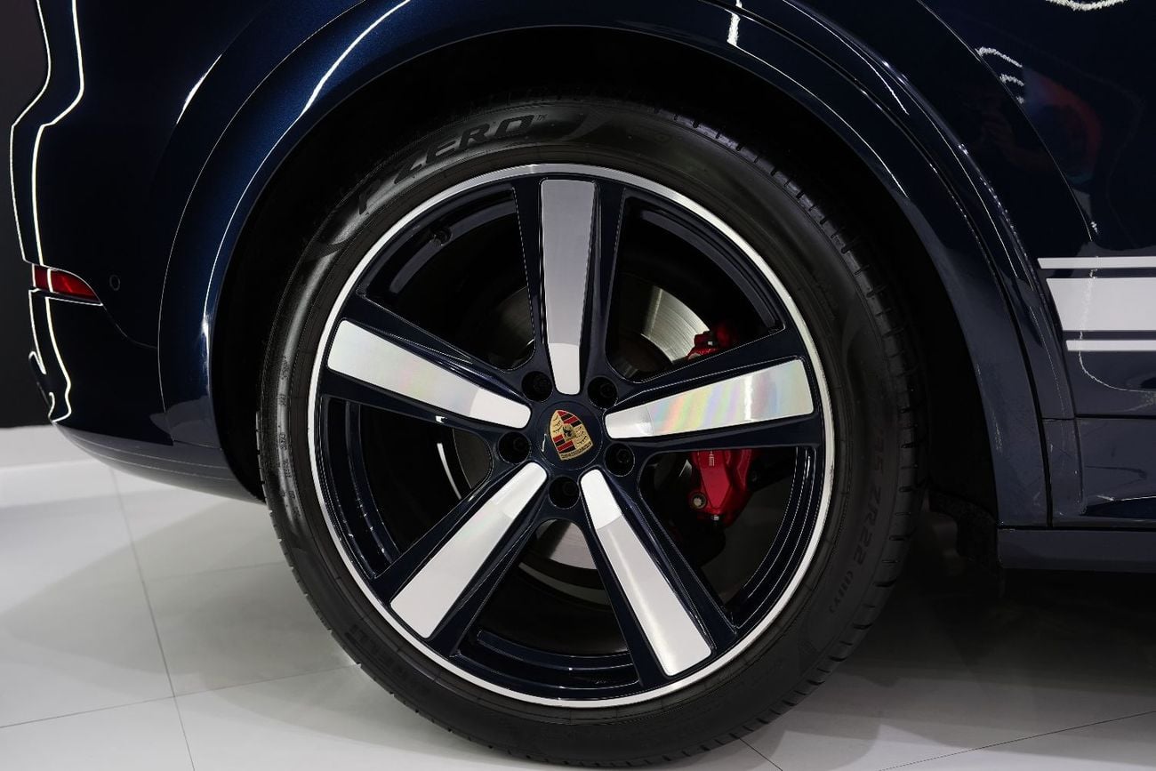 Porsche Cayenne GTS Coupe, Carbon Design Pack, Passenger Display, Burmester Audio, Dealer Warr!