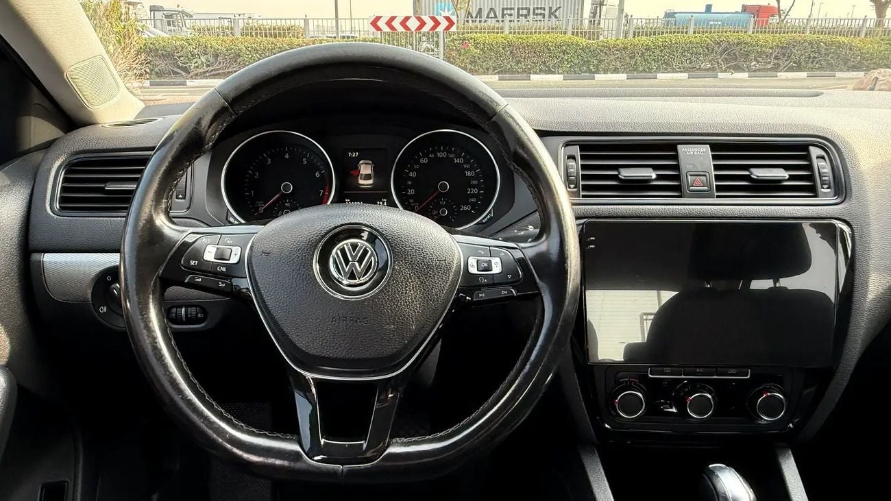 Volkswagen Jetta SE GCC Specs , excellent condition