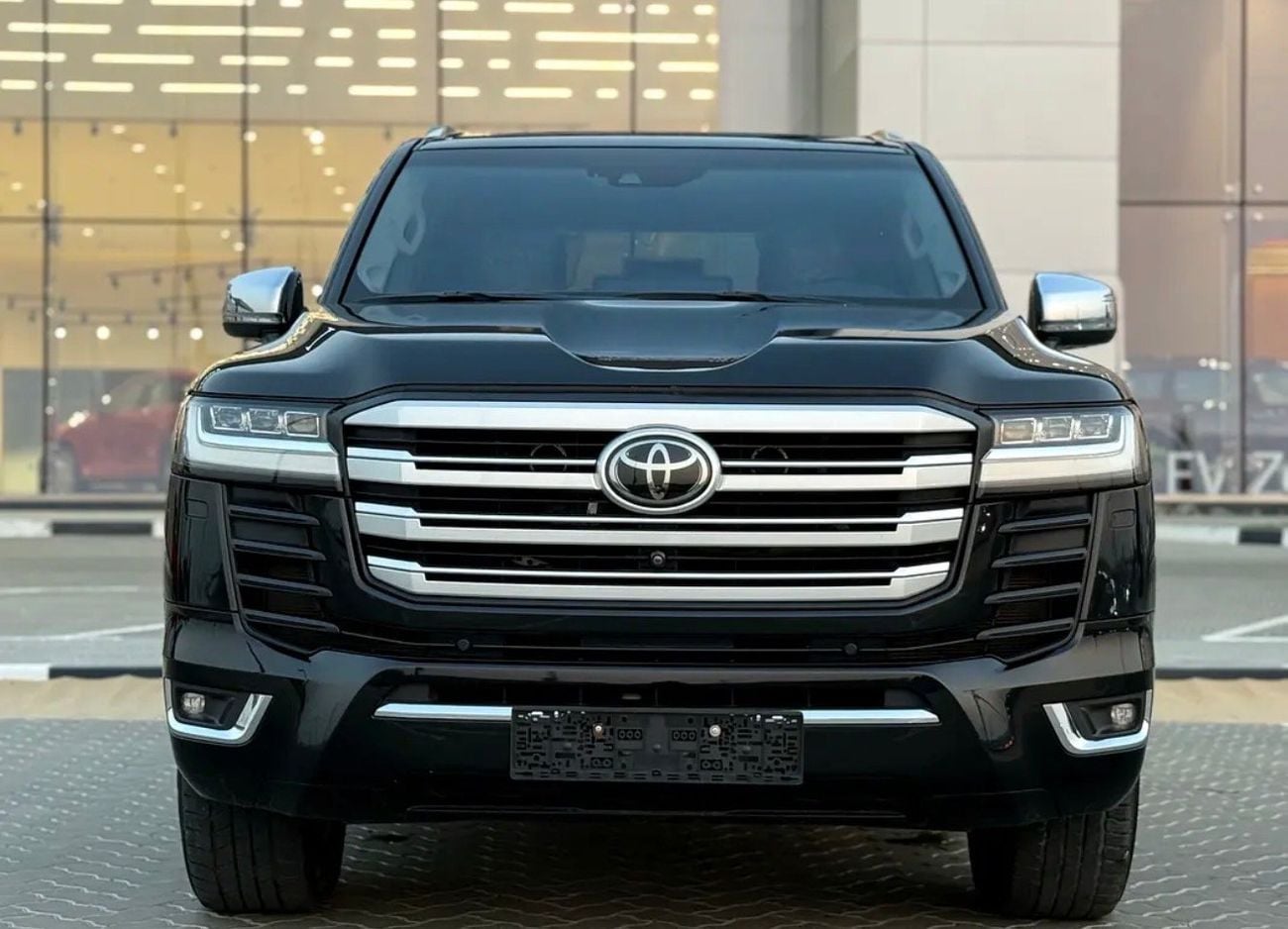 تويوتا لاند كروزر VXR موديل 2022، محرك VXR ثنائي الأسطوانات سعة 3.5 لتر، كامل المواصفات، بحالة ممتازة ونظيفة للغاية.