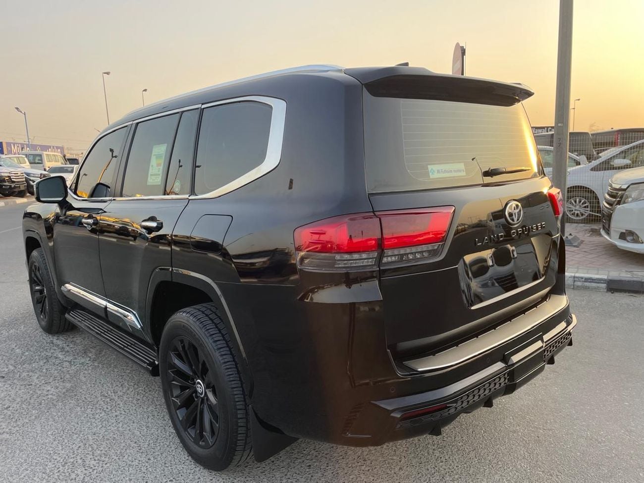 Toyota Land Cruiser VXR 2026 TOYOTA LAND CRUSIER VXR 3.5L TT - 409HP BLACK/RED