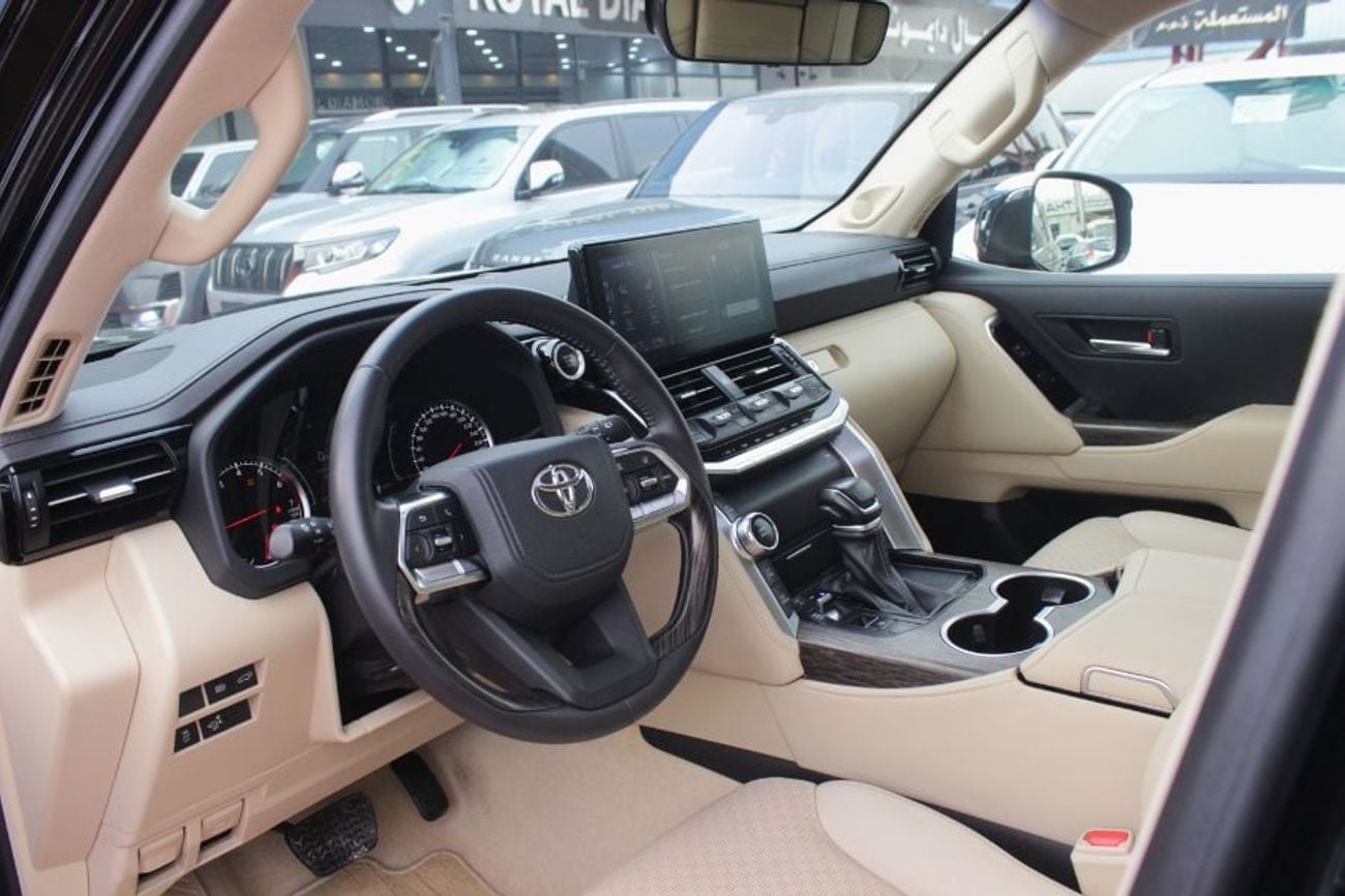 Toyota Land Cruiser VXR UNDER WARRANTY FROM AL FUTTAIM, GCC