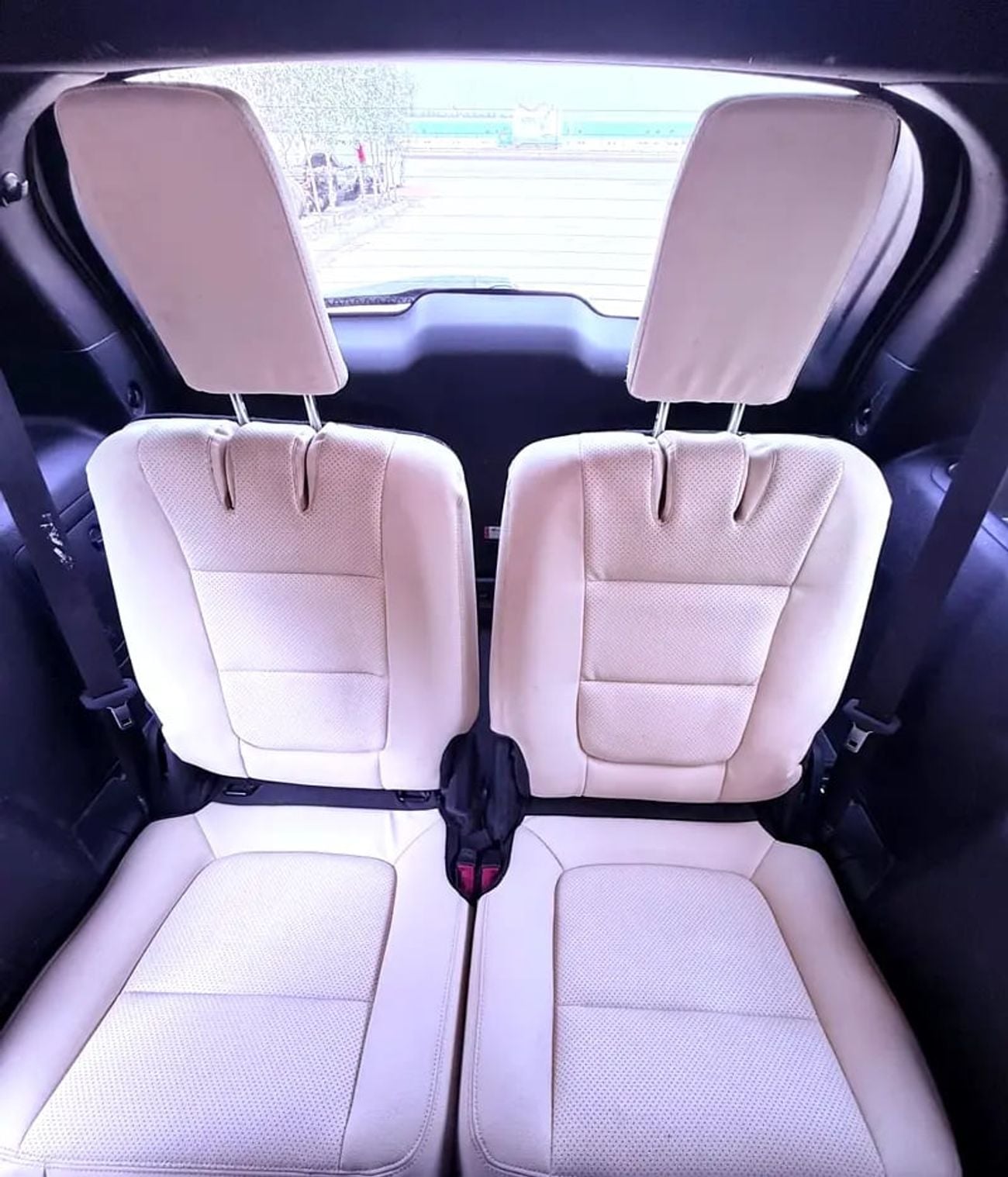 Ford Explorer XLT (American Specs)