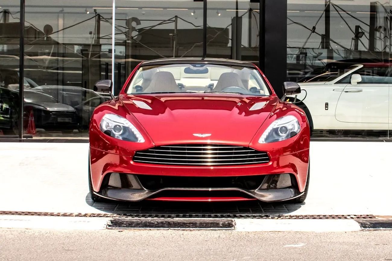 Aston Martin Vanquish Carbon Black | GCC Specs | Pristine Condition