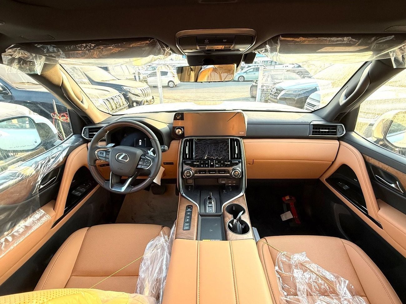 لكزس LX 700h SIGNATURE