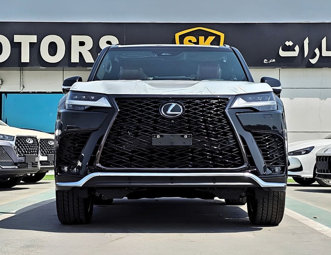 لكزس LX 600 F SPORT لكزس LX600 F.SPORT مارك ليفينسون || محرك بنزين V6 سعة 3.5 لتر، دفع رباعي، 22 عجلة قيادة، رادار، شاشة