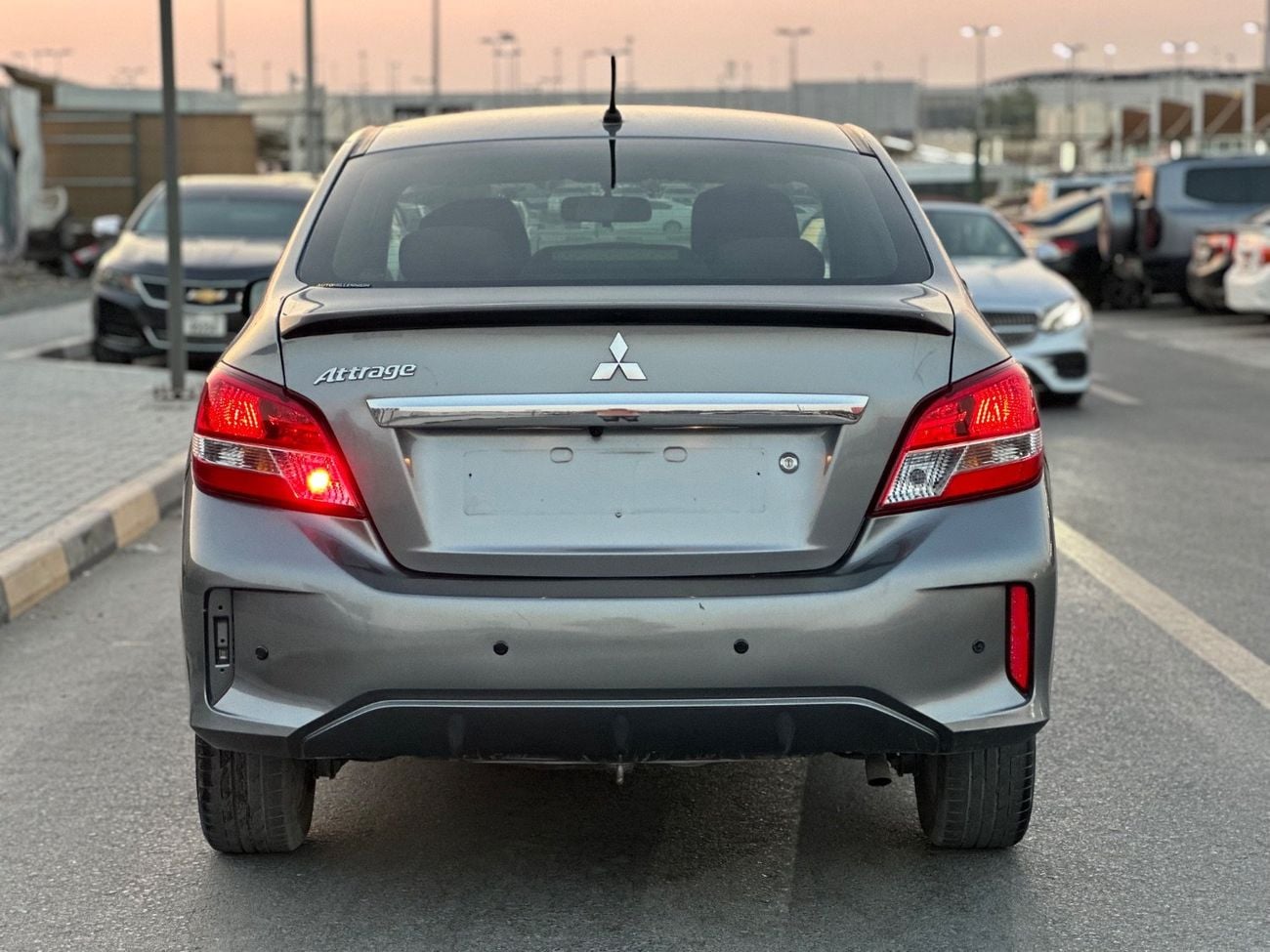 ميتسوبيشي اتراج GLX