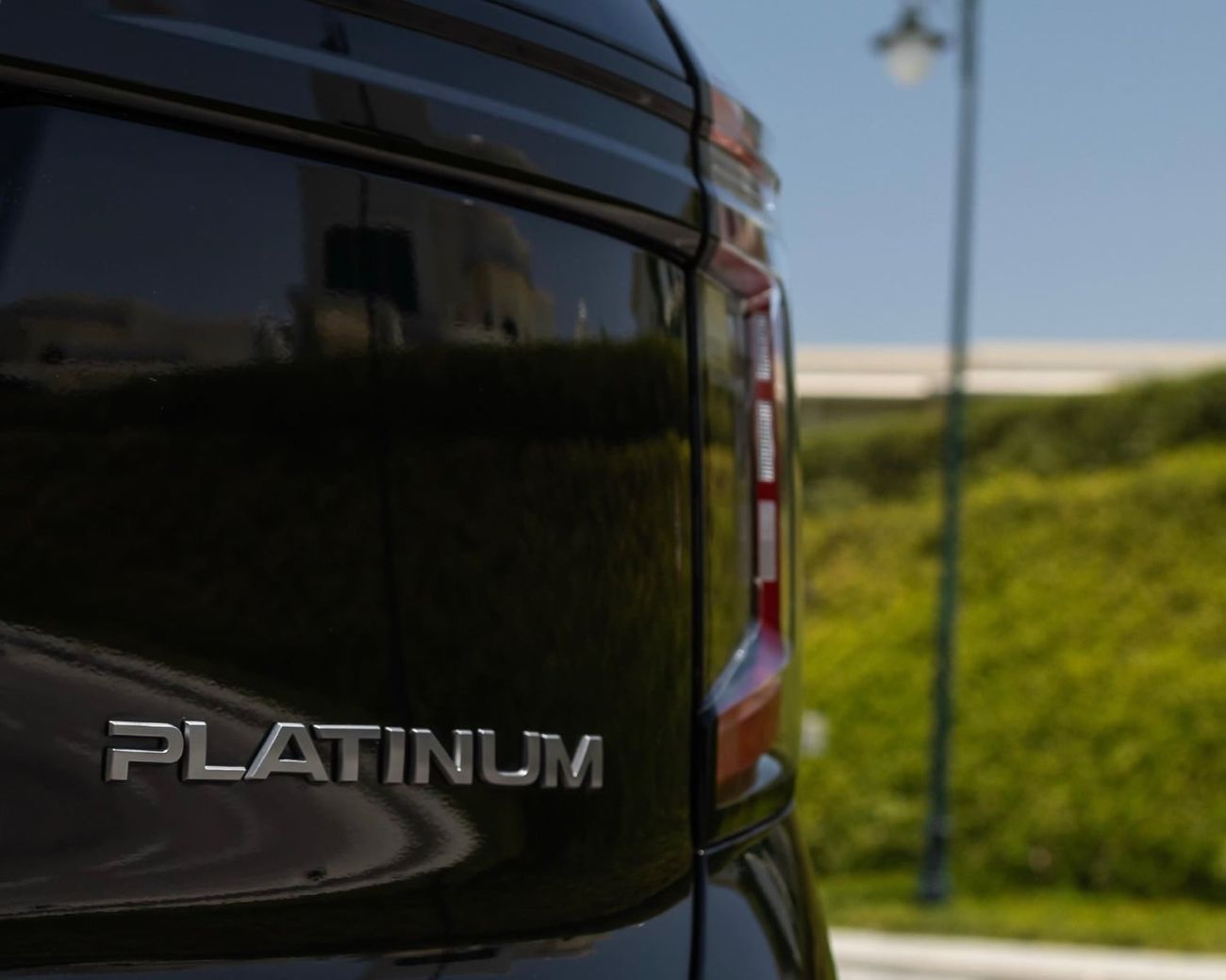 Nissan Patrol LE PLATINUM CITY PLATINUM LE 3.5 2026 BLACK/RED