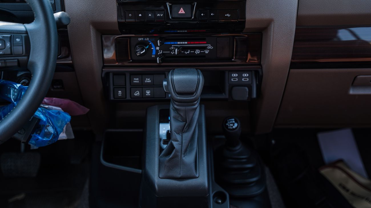 Toyota Land Cruiser 70