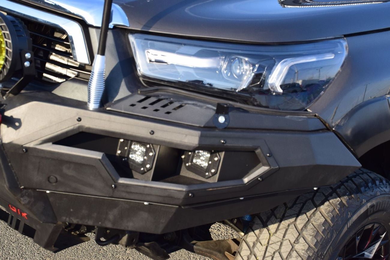 تويوتا هيلوكس 4X4 (2.8L) DIESEL RIGHT HAND
