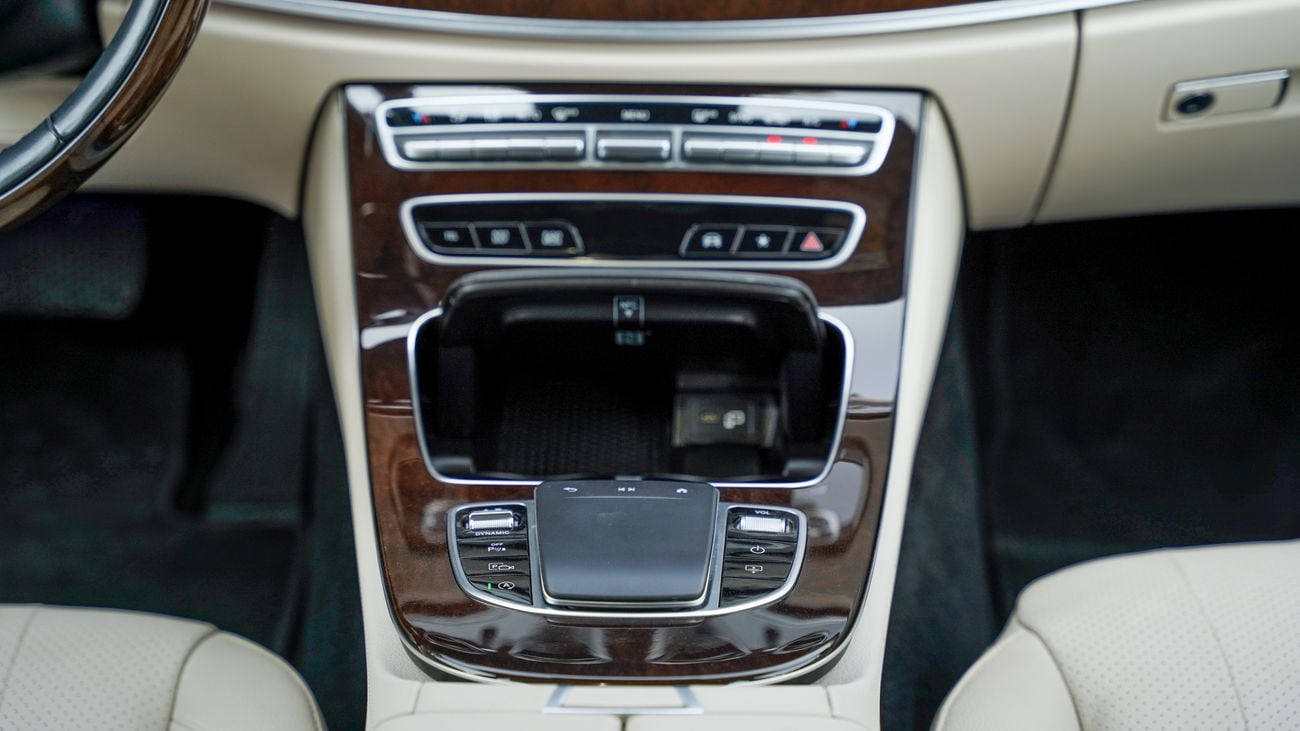 Mercedes Benz E300
