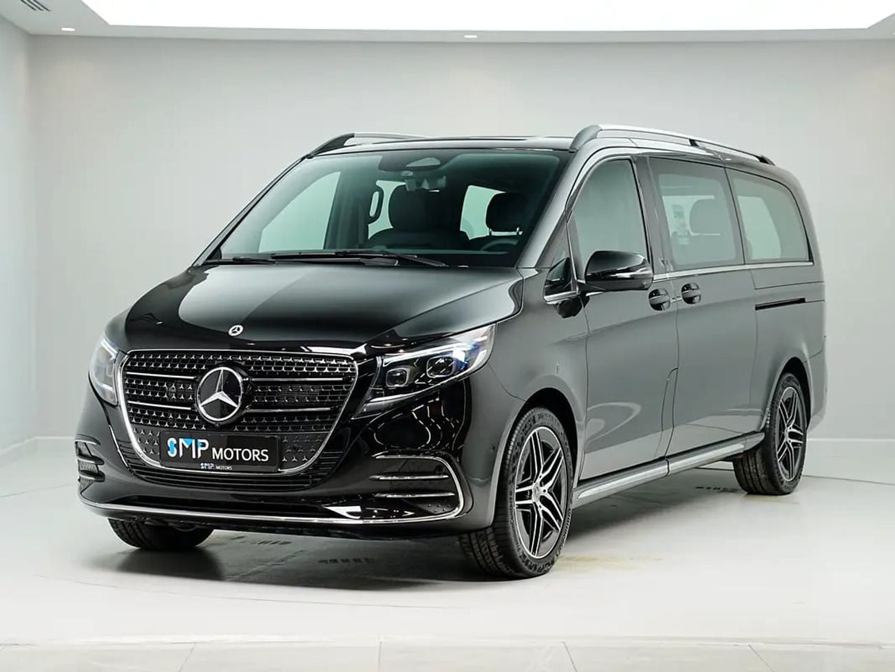 مرسيدس بنز V 300 AVANTGARDE Dealer WARRANTY | GCC SPECS | V300 AMG Line