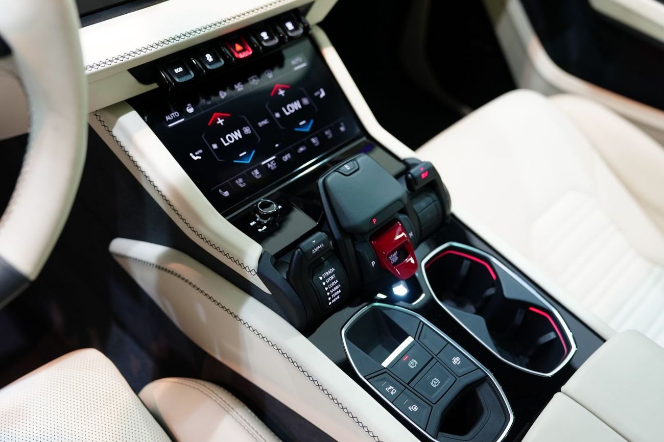 Lamborghini Urus SE 2025 Lamborghini Urus SE, Panoramic Roof, Bang N Olufsen Audio, 800 HP Hybrid!!