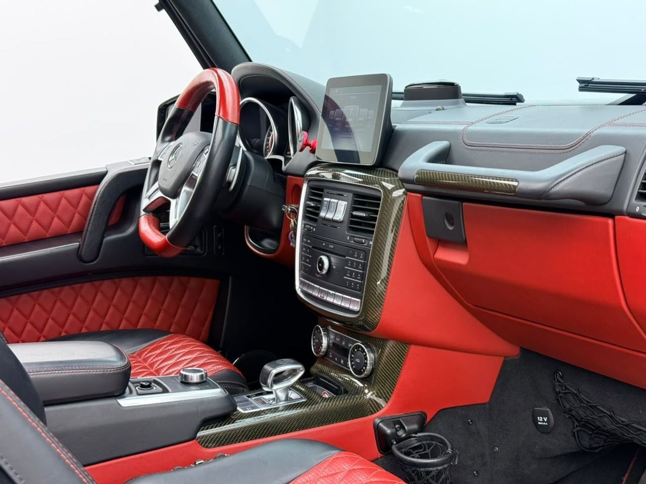 Mercedes Benz G63 AMG STANDARD 2018 Mercedes Benz G63 AMG, Full Service History, Carbon Fiber Interior, Fully Loaded, GCC