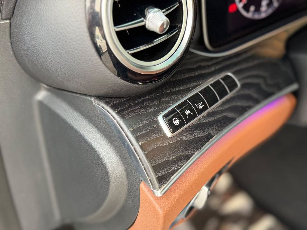 مرسيدس بنز E300 AMG