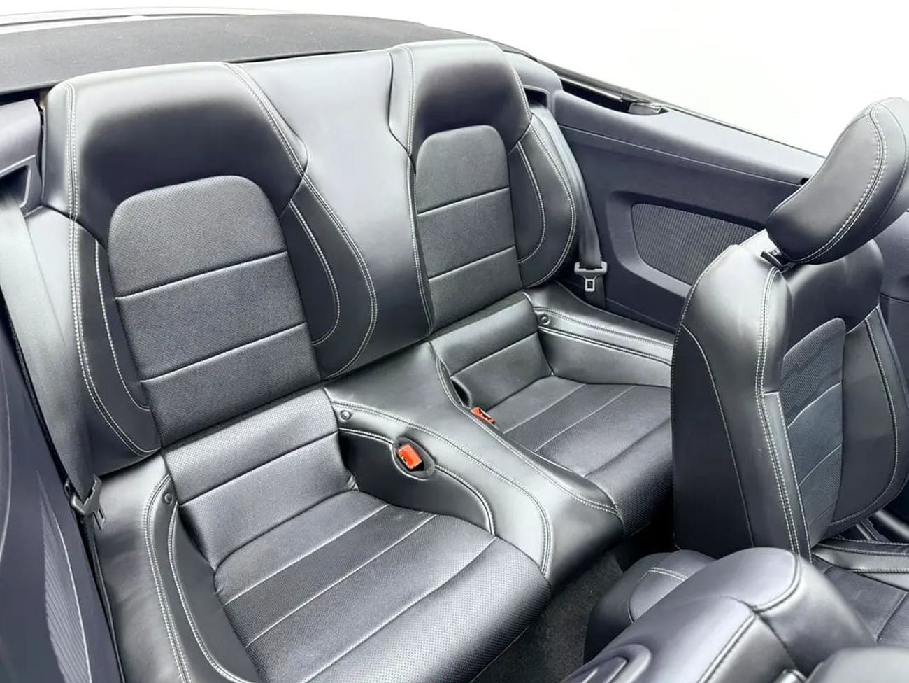 Ford Mustang GT PREMIUM Convertible, Warranty, Full Service History, Fully Loaded, GCC