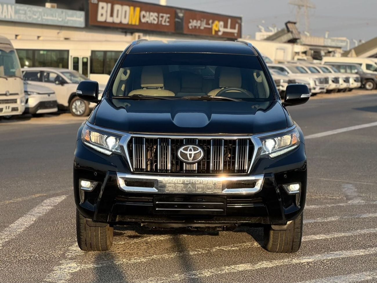 تويوتا برادو تويوتا برادو TXL موديل 2019، محرك 4.0 لتر V6، دفع رباعي، مزودة بشاشتي أندرويد في المقاعد الخلفية، وم