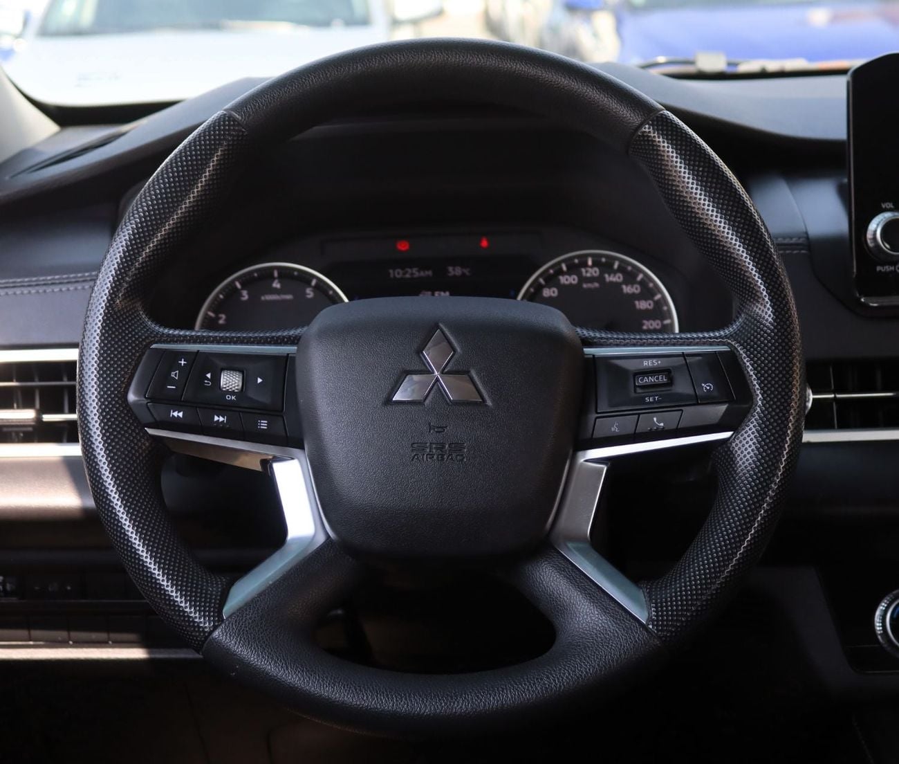 Mitsubishi Outlander GLX MIDLINE ACCIDENTS FREE - GCC - M LINE - ENGINE 2500 CC - PERFECT CONDITION INSIDE OUT