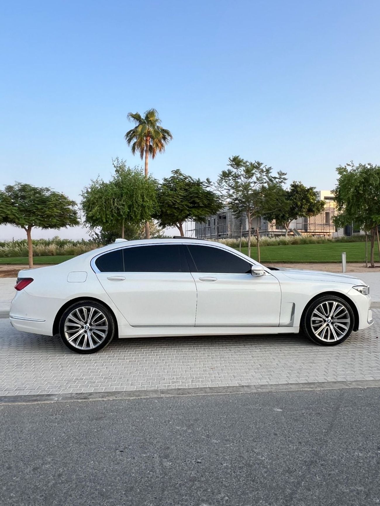بي أم دبليو 730i