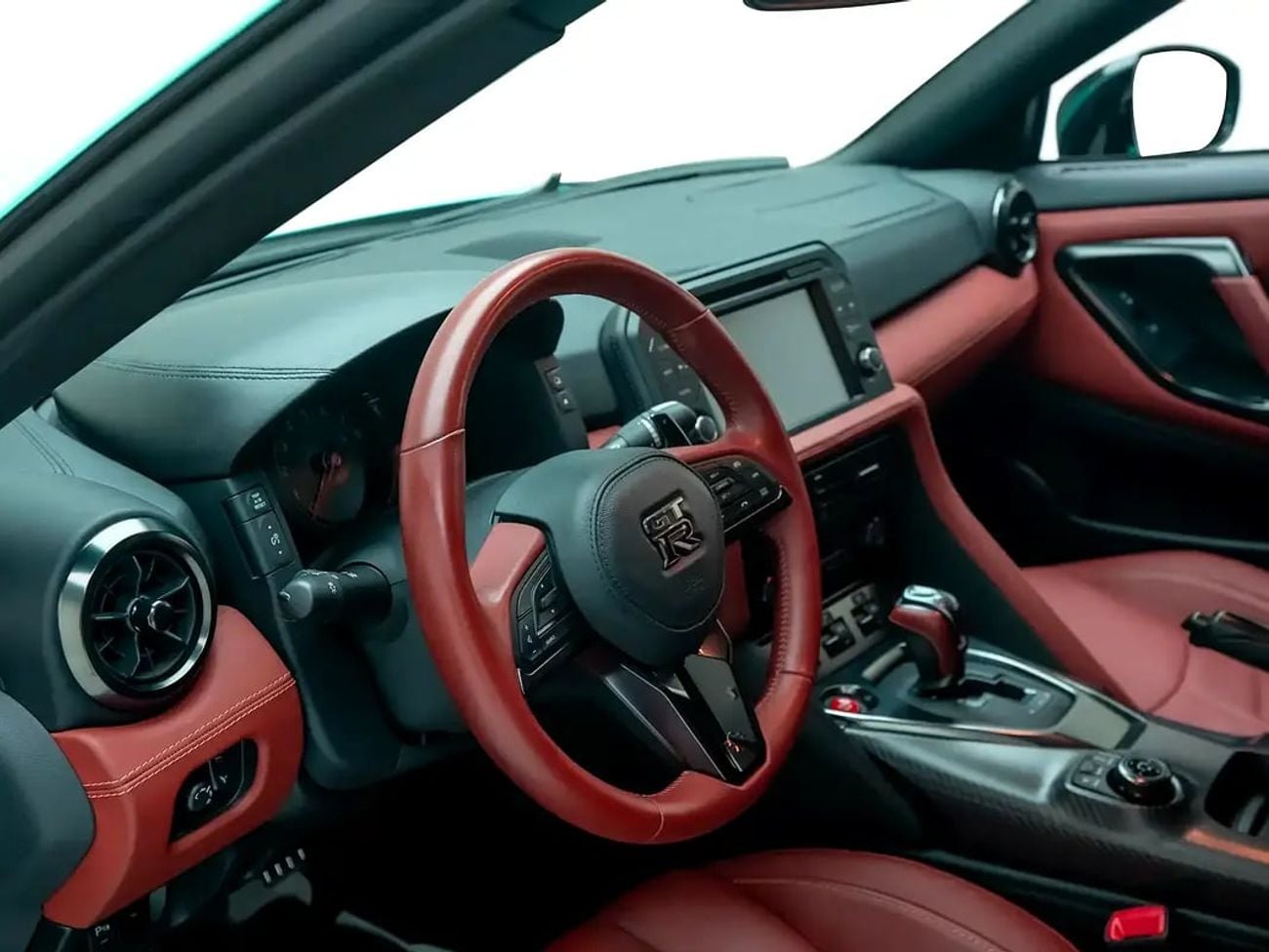 نيسان جي تي ار Coupe | GCC Specs | Full Dealer Service History - No Modifications are done