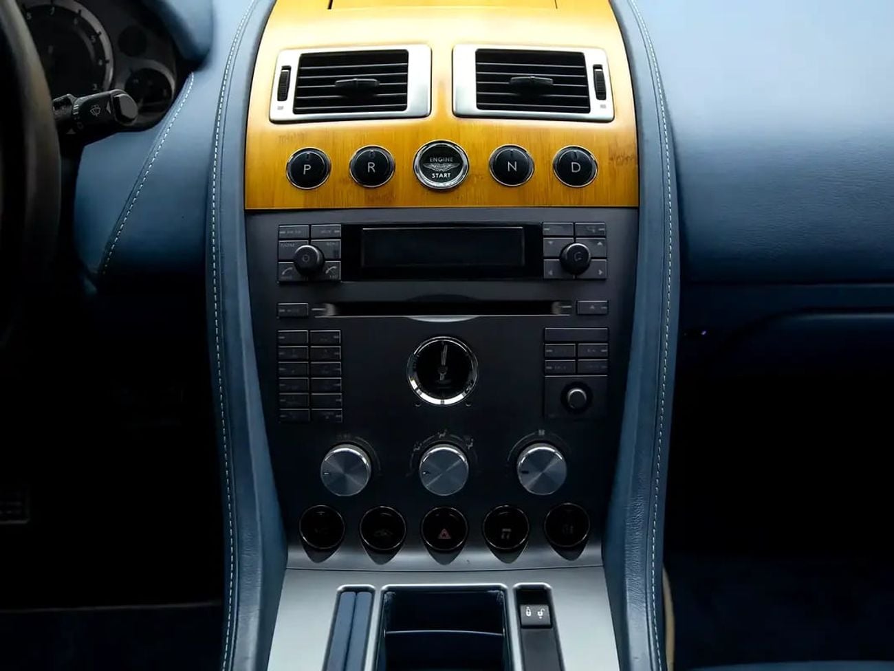 Aston Martin DB9 STANDARD GCC Spec | Pristine Condition