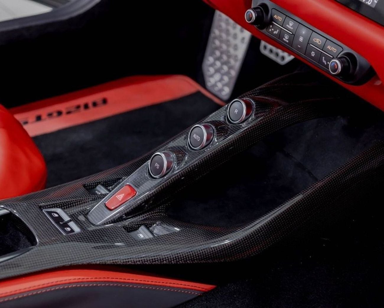 Ferrari 812 Std FERRARI 812-GTS SPIDER - CARBON PACKAGE - HARD TOP CONVERTIBLE