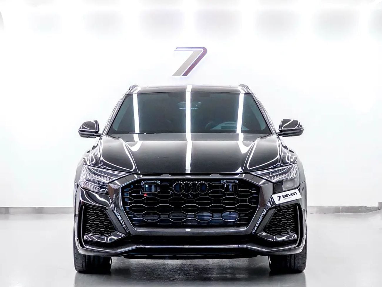 أودي RSQ8 RSQ8 BLACK WITH WARRANTY