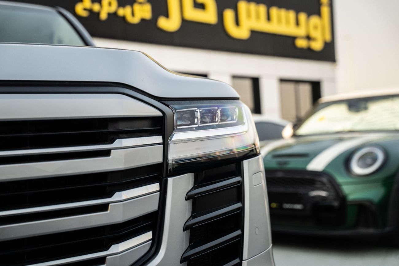 تويوتا لاند كروزر VXR