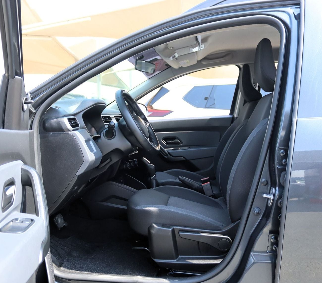 Renault Duster LE ACCIDENTS FREE - GCC - ORIGINAL PAINT - 1600 CC - PERFECT CONDITION INSIDE OUT