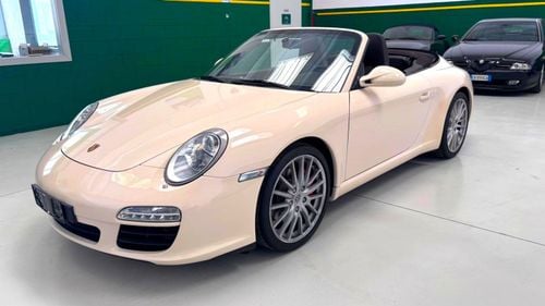 Porsche 911 CARRERA S - Manual - Cream white with Cocoa interiors!