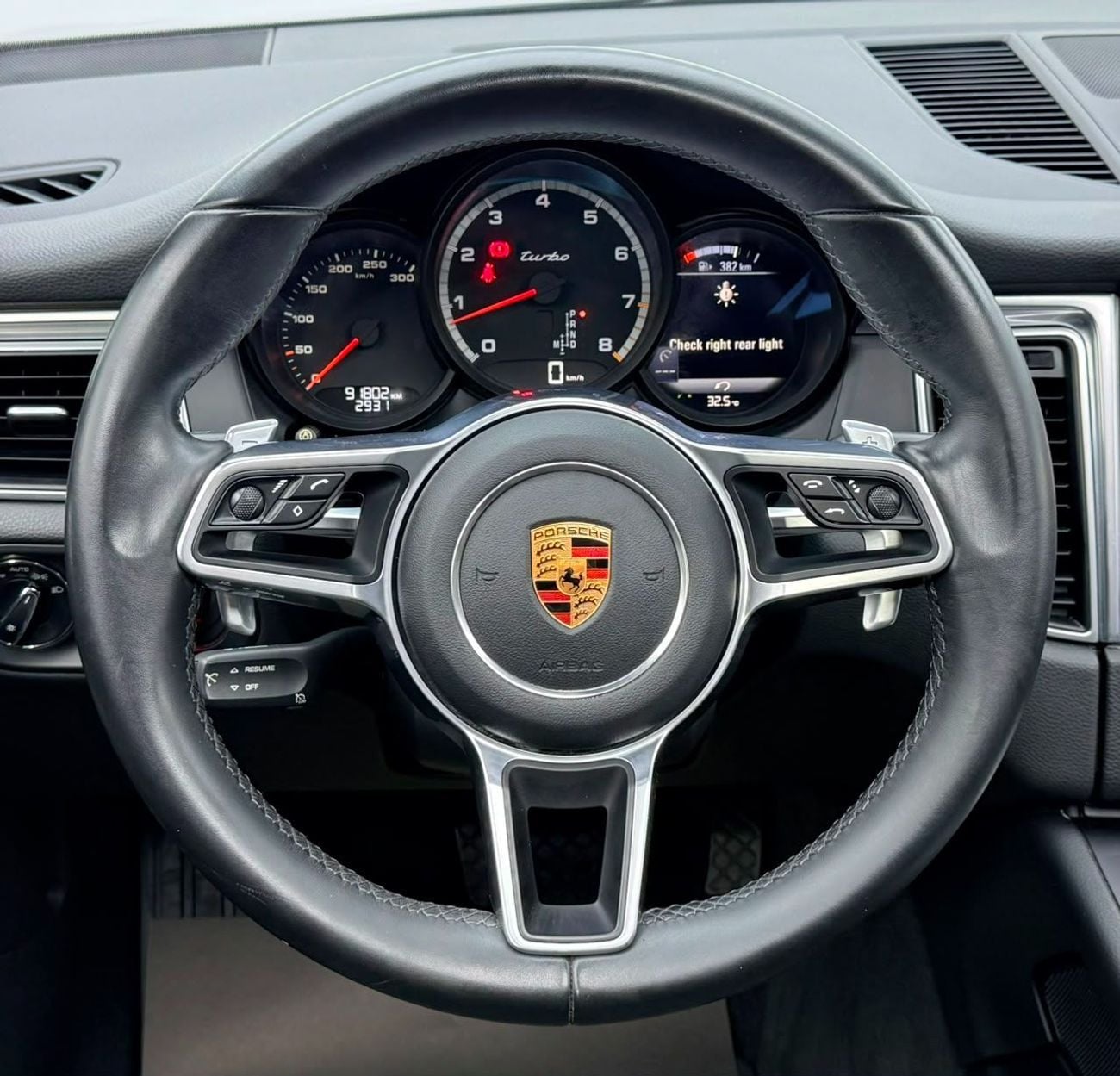 بورش ماكان TURBO