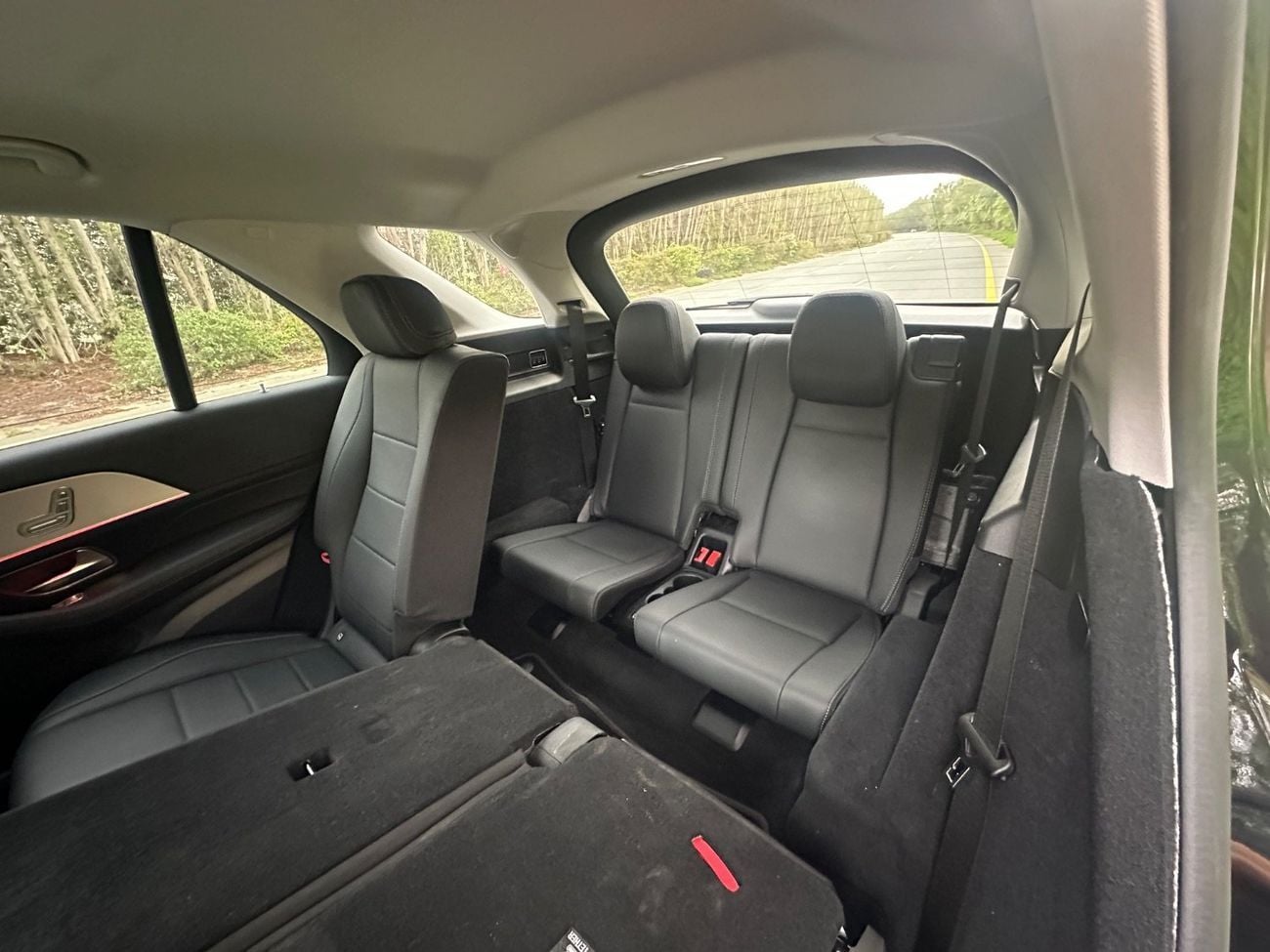 مرسيدس بنز GLE 300 2025 Diesel | 2.0L 4-cylinder 270 HP | Low Mileage | Like New