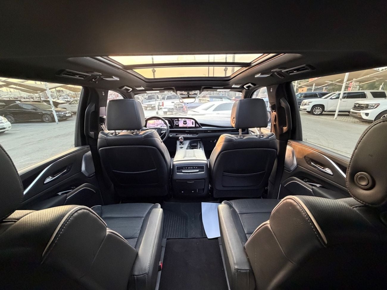 كاديلاك إسكاليد ESV PREMIUM LUXURY