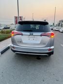 Toyota RAV4 XLE RAV4 XLE HV 4X4