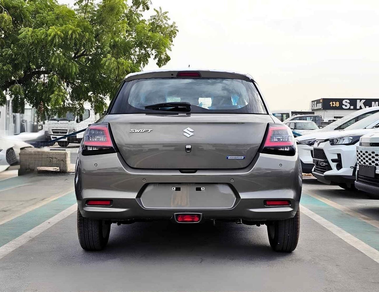 سوزوكي سويفت GLX SUZUKI SWIFT GLX HYBRID || RADAR | PETROL AT 1.2L V4 (CODE # SWGLXFOH) GRAY 2026