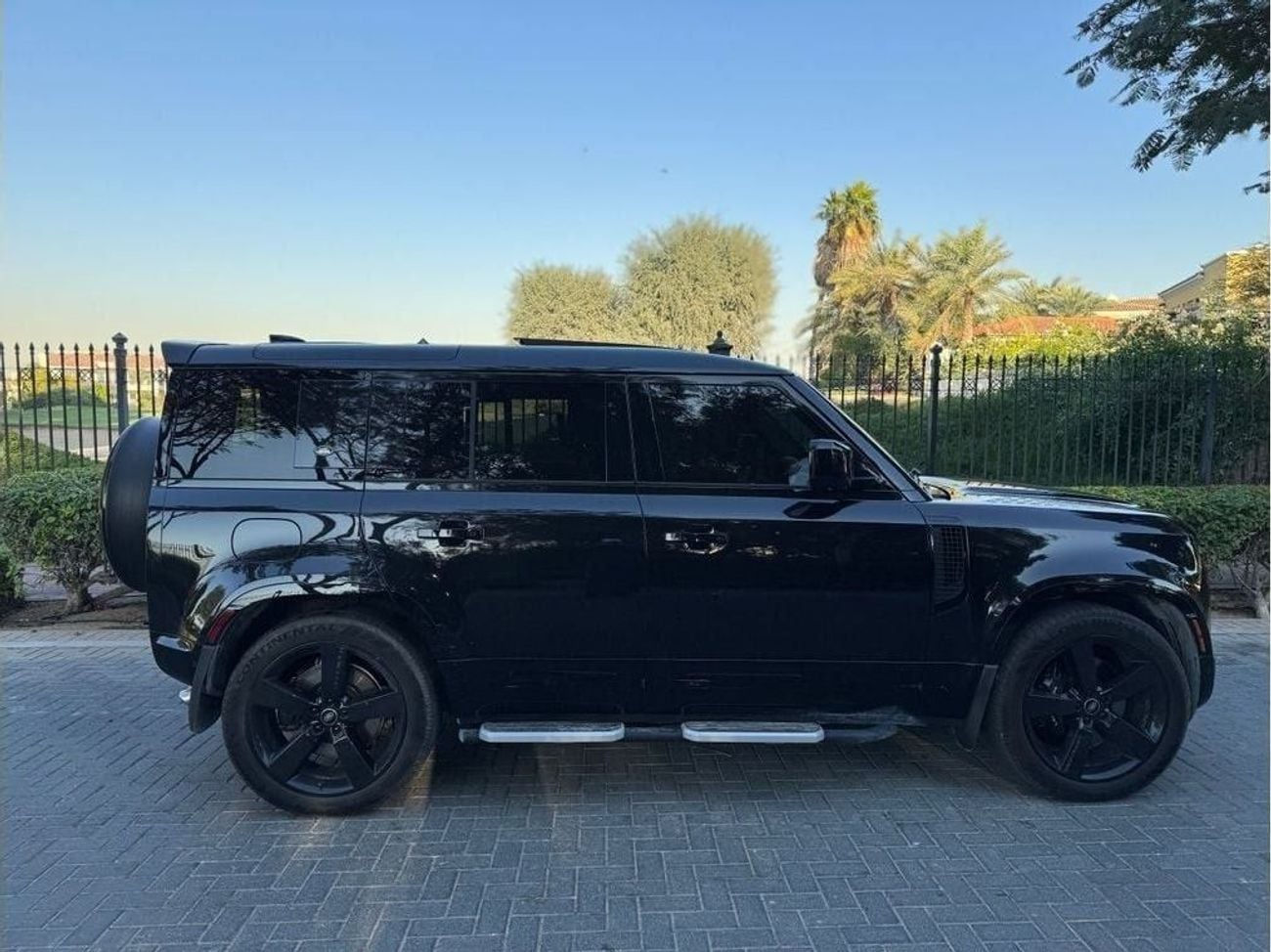 Land Rover Defender P525 110