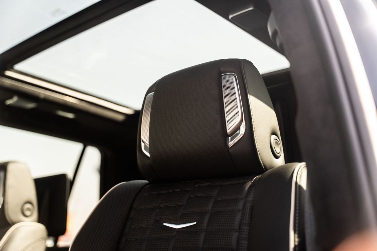 كاديلاك إسكالاد V SERIES Executive American Specs 2026 Brand New 6.2L V8 Supercharged