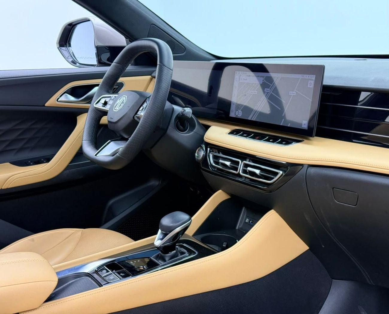 MG HS LUXURY 2025 MG HS Deluxe, Warranty, Full Service History, Fully Loaded, Excellent Condition, GCC