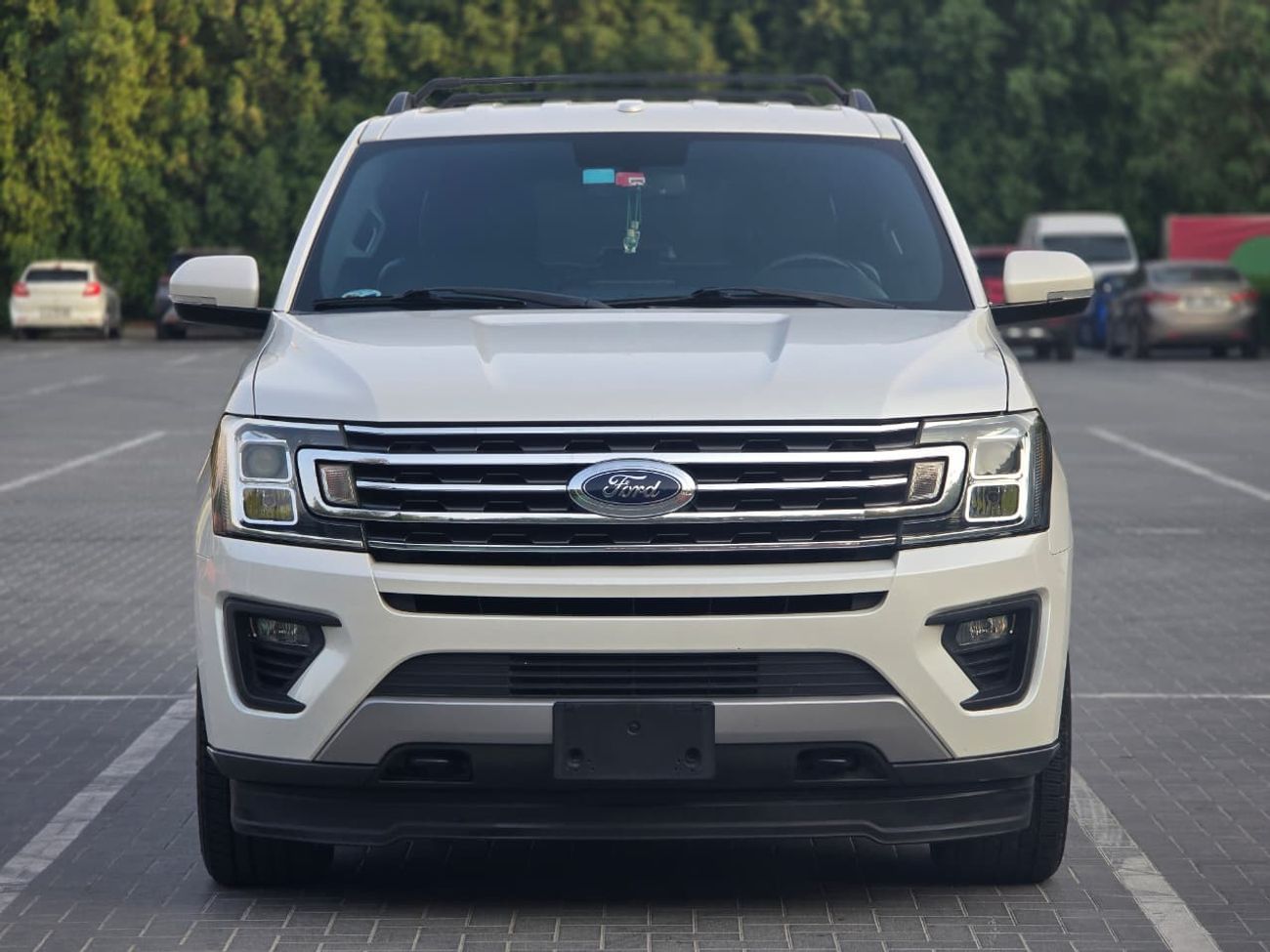 Ford Expedition XLT LTH Ford Expedition XLT 2018 GCC Specs | Full service history available | Orginal paint | Single owner